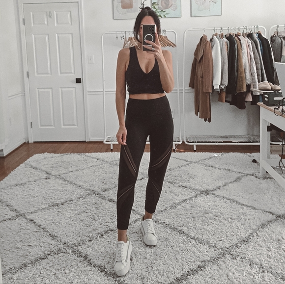 lululemon athletica Pants - Lululemon Black Wunder Under Metta Mesh Leggings Size 6